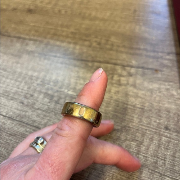 Size 7 oura ring - Picture 6 of 9